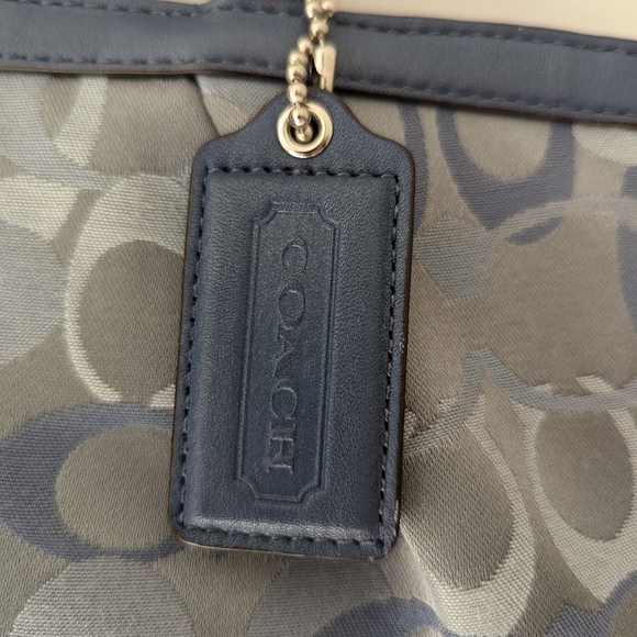 Coach purse - Picture 3 of 13